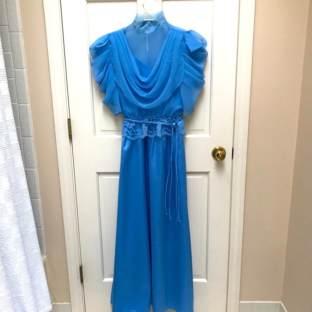 Prom Dress Size 9/10. Light Powder Blue